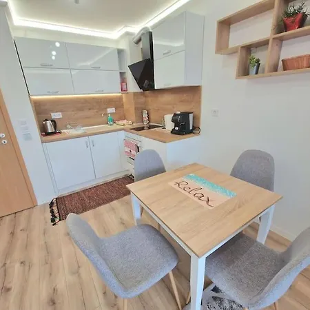 The Generals דירה וארנה