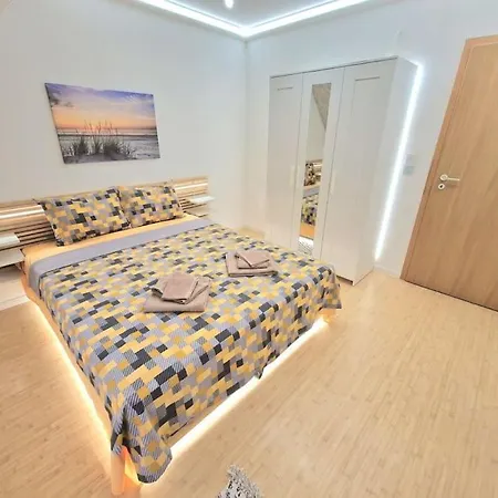 The Generals דירה