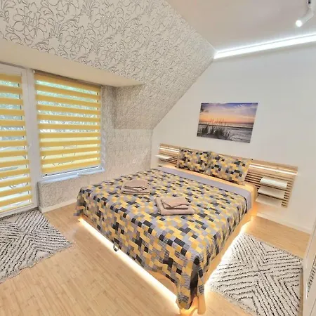 The Generals דירה